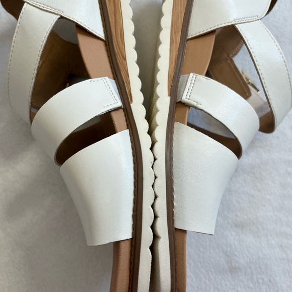 Dr Scholl’s white wedge sandle - Picture 2 of 12